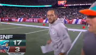 Mike McDaniel recognizes the opportunity to run:
Credit: House of Highlights